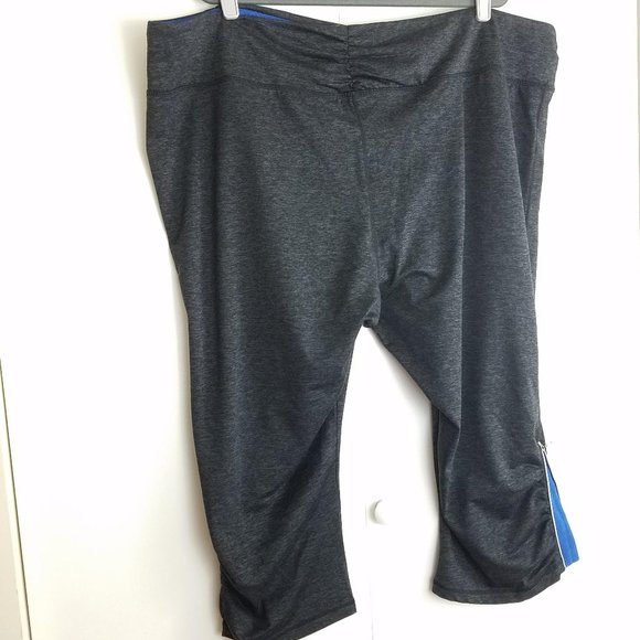 Avenue Pants - 3/$15 Avenue 26/28 Stretch Yoga Workout Capri Crop